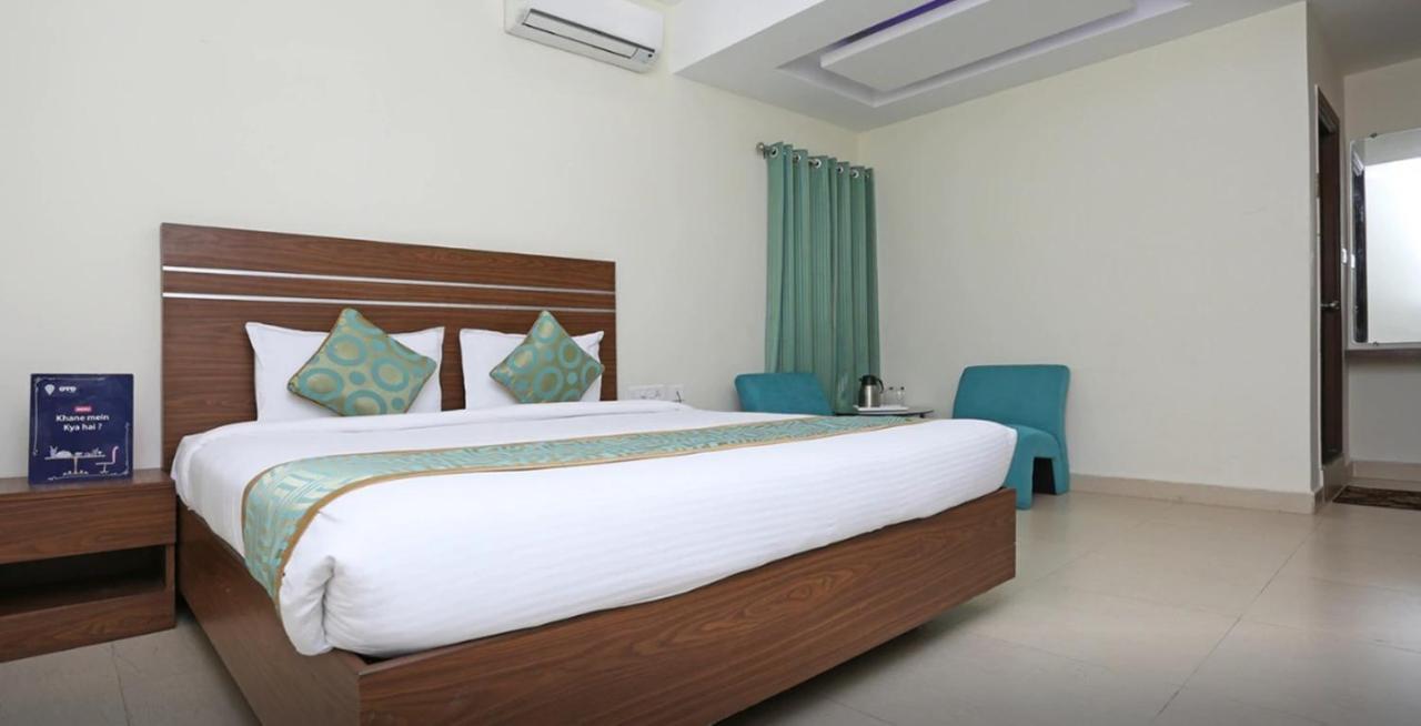 Jenus Hotel-Sindhi Camp Dzsaipur Kültér fotó