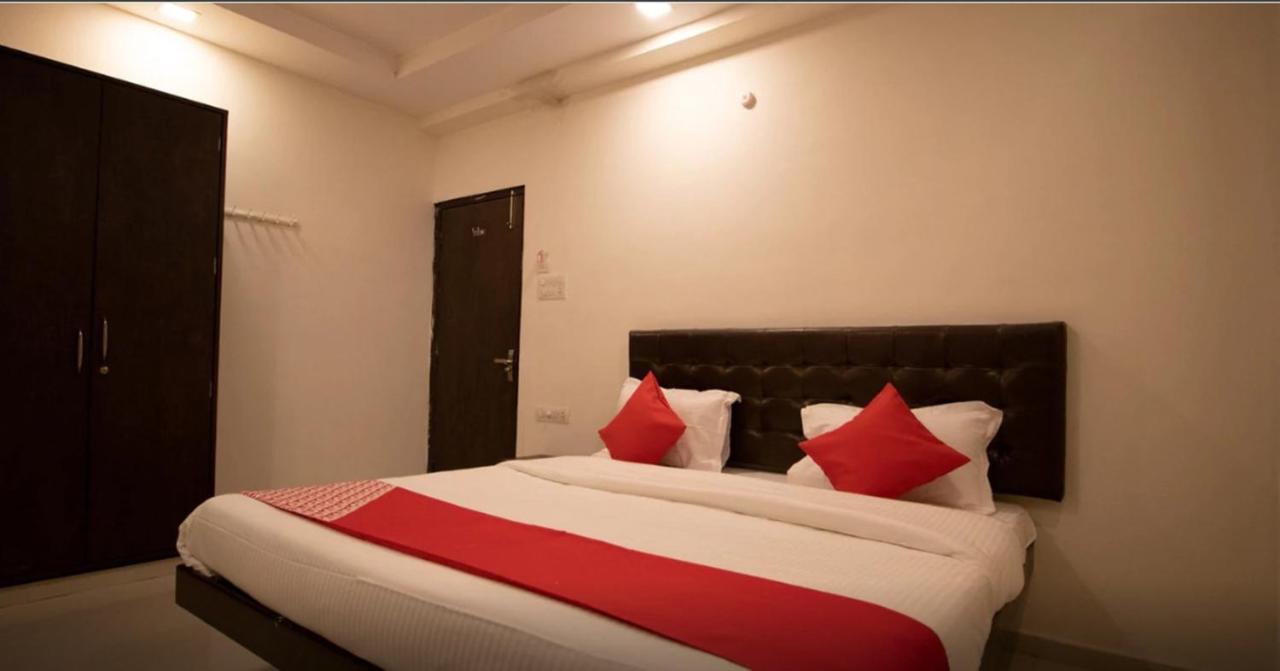 Jenus Hotel-Sindhi Camp Dzsaipur Kültér fotó